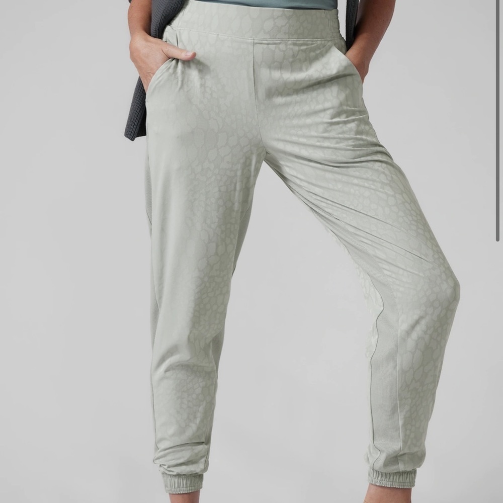Athleta Brooklyn Textured Jogger Serpentine Coast Grey 20